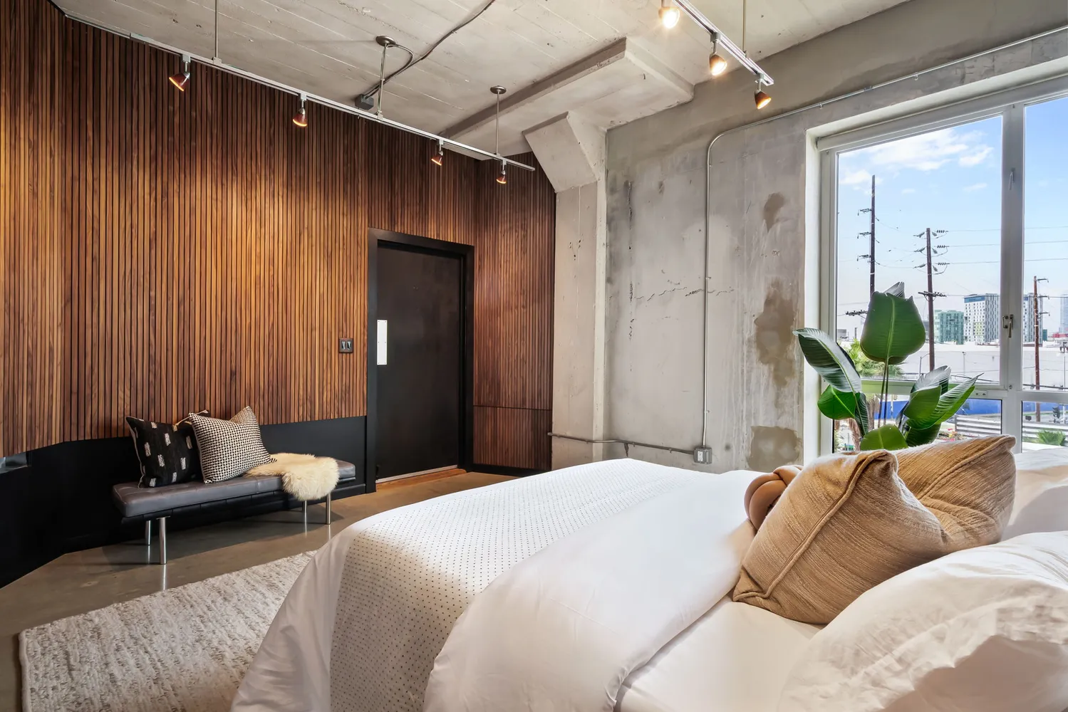 $928,000 | 825 East 4th Street, Unit 310, Los Angeles, CA 90013