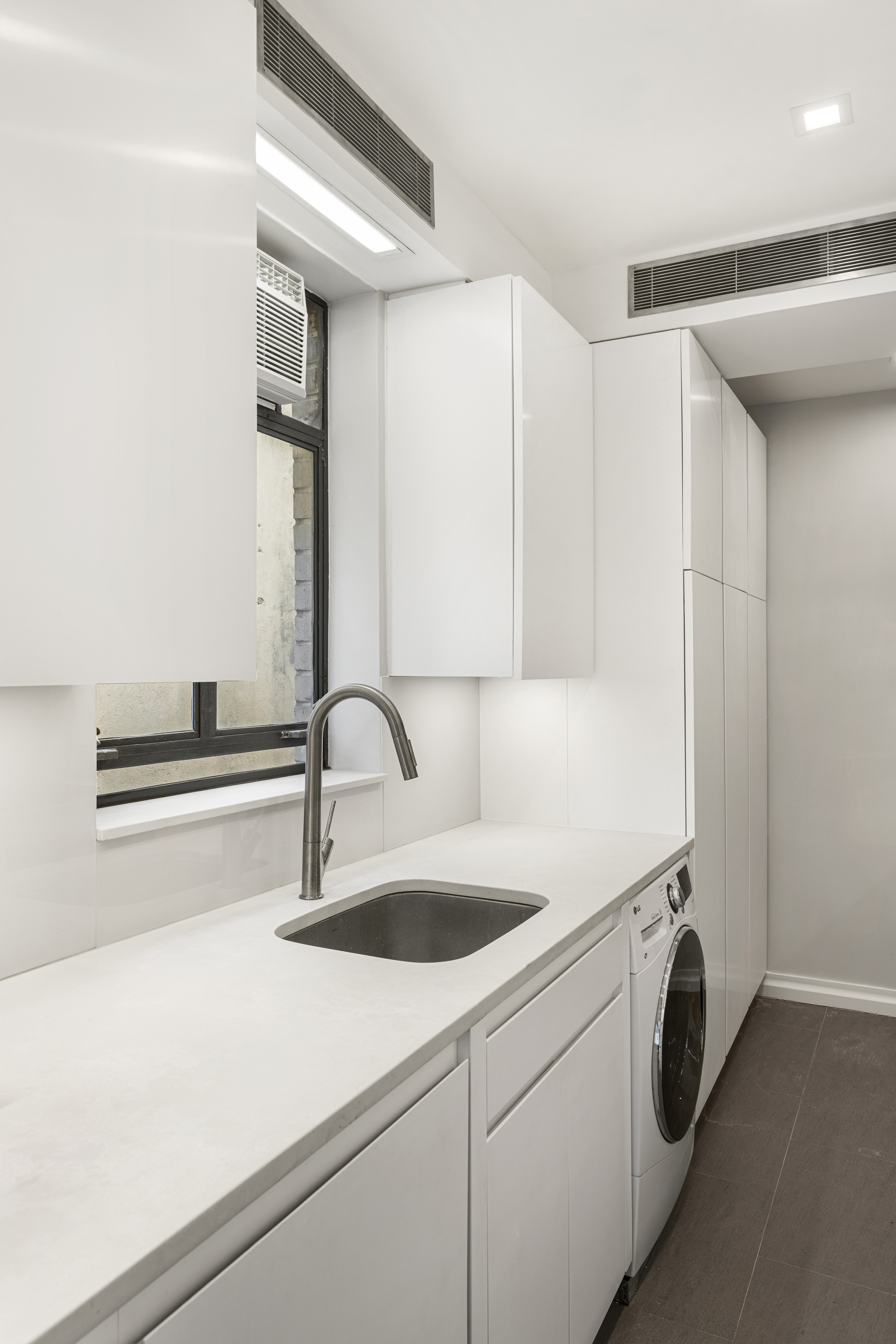 140 Riverside Drive, Unit 4N Manhattan, NY 10024 - Photo 8 of 15