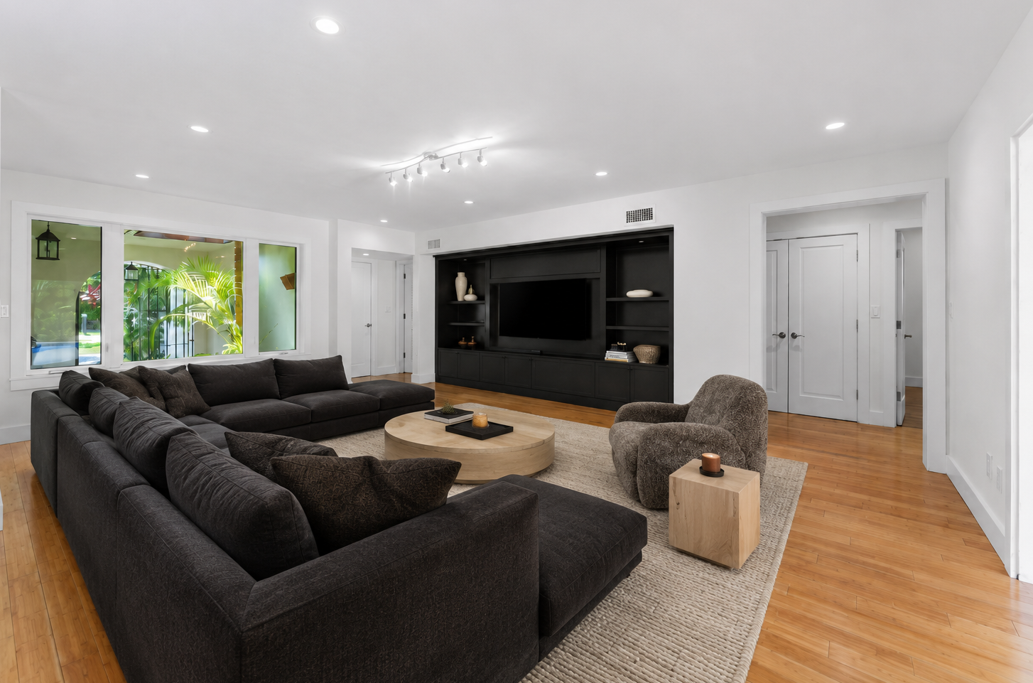 7711 Erwin Road Coral Gables, FL 33143 - Photo 10 of 28