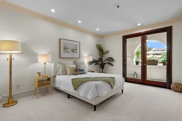 $1,195,000 | 10364 Almayo Avenue, Unit 305, Los Angeles, CA 90064