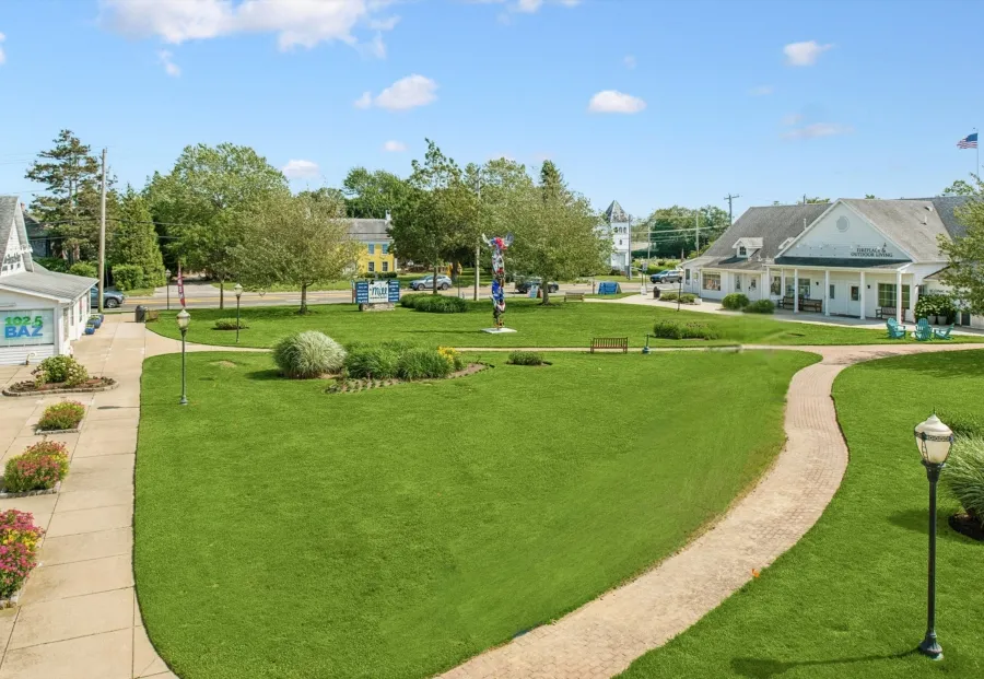 760 Montauk Highway, Water Mill, NY 11976