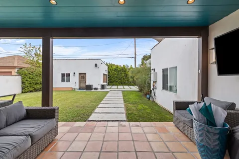 $1,395,000 | 9232 South 8th Avenue, Inglewood, CA 90305