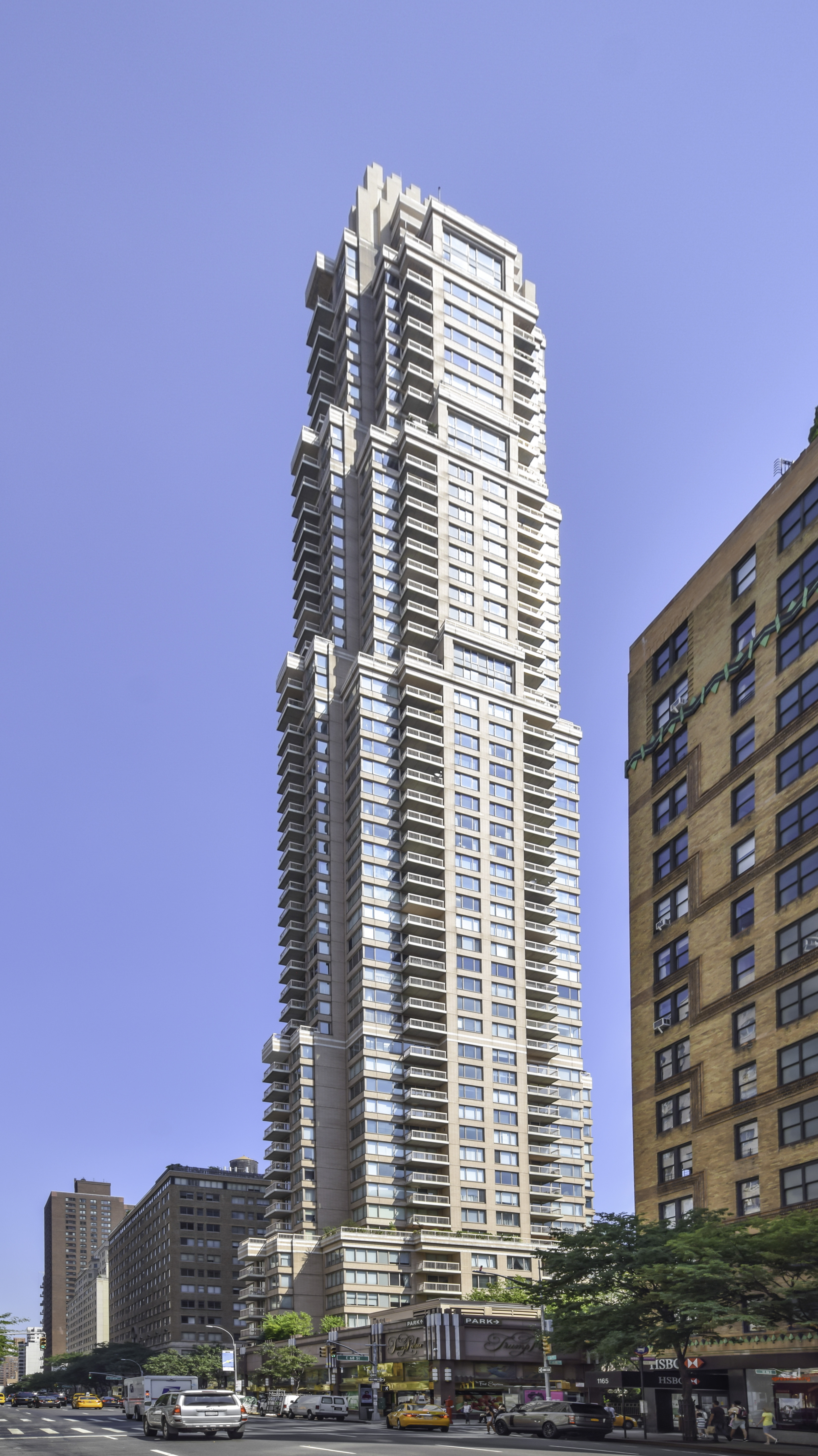 200 East 69th Street, Unit 2S Manhattan, NY 10021 - Photo 5 of 6 a view of a tall building