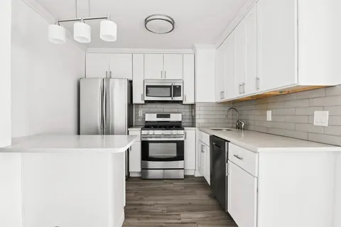 $400,000 | 495 East 7th Street, Unit 4A | Kensington