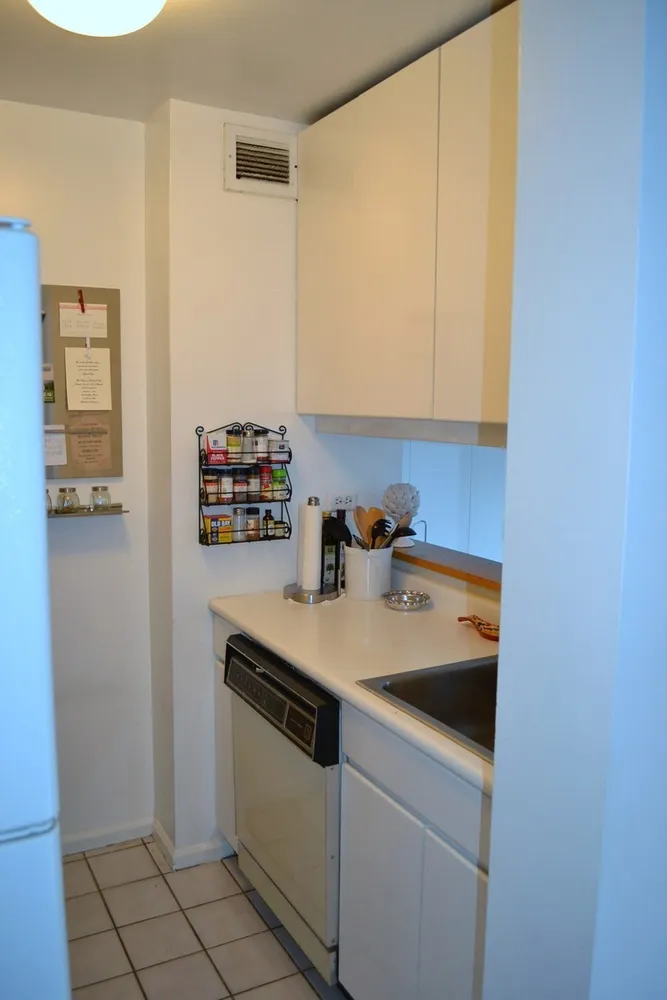 $4,400 | 295 Greenwich Street, Unit 5N | TriBeCa