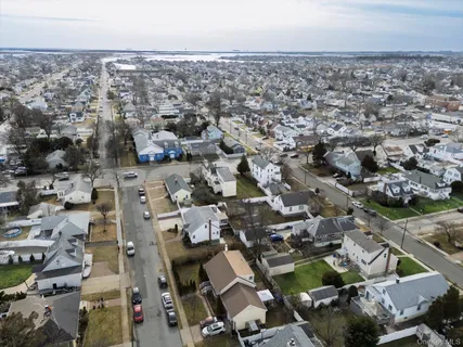 $700,000 | 158 Roosevelt Avenue, Freeport, NY 11520