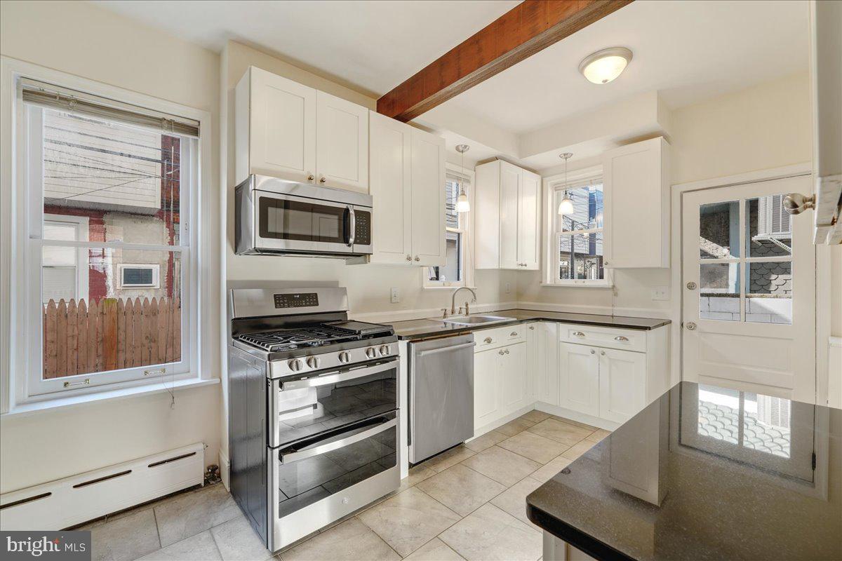 2308 Madison Square Philadelphia, PA 19146 - Photo 8 of 17