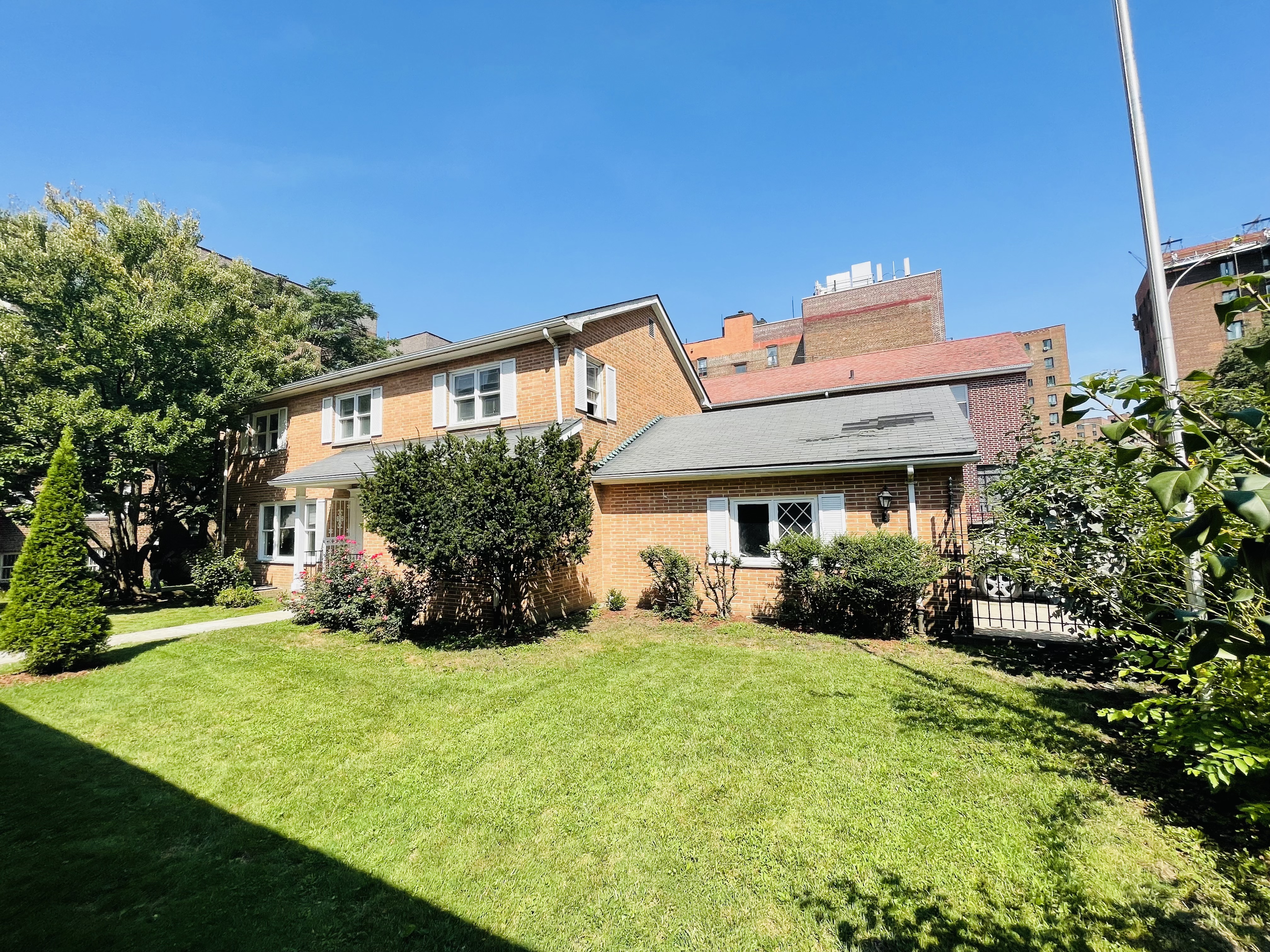 1361 Virginia Avenue Bronx, NY 10462 - Photo 18 of 20