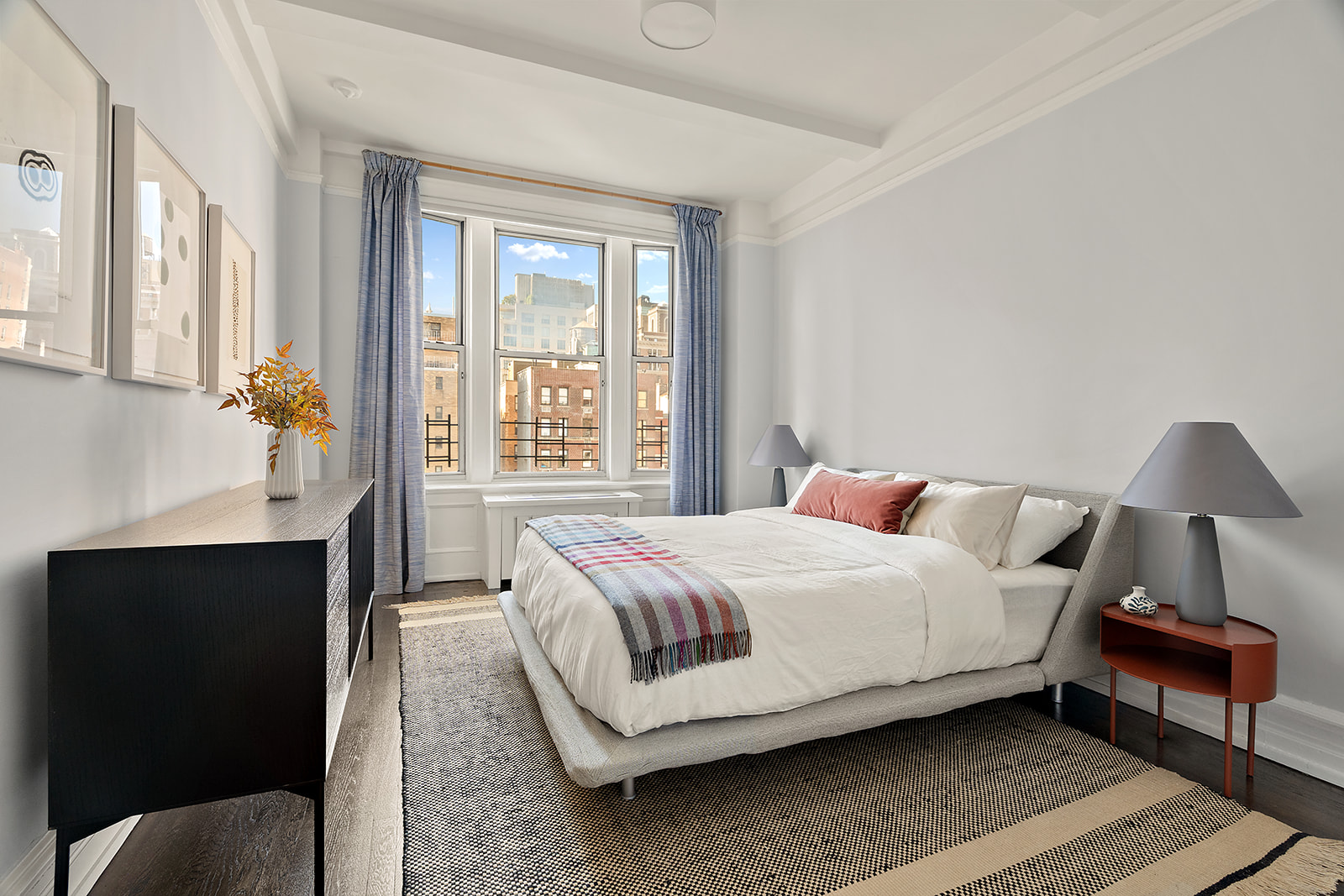 122 East 82nd Street, Unit 8C Manhattan, NY 10028 - Photo 5 of 12 Gallery Image 5