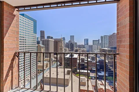 $600,000 | 1551 Larimer Street, Unit 2705, Denver, CO 80202
