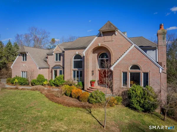 $2,495,000 | 215 South Lake Drive, Stamford, CT 06903