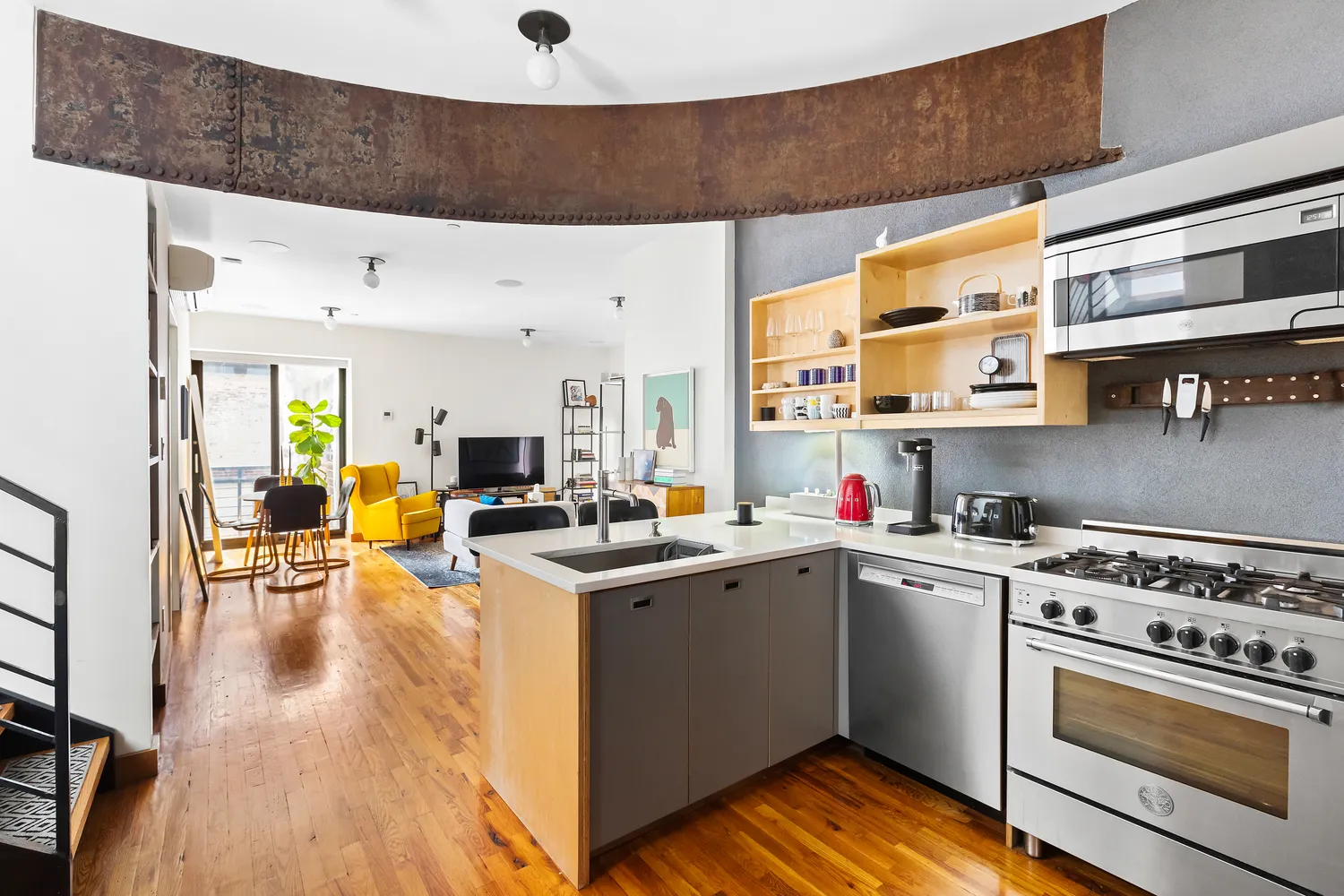 $2,000,000 | 37 Bridge Street, Unit 4G | DUMBO