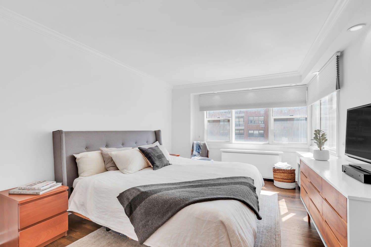233 East 70th Street, Unit 7S Manhattan, NY 10021 - Photo 4 of 8