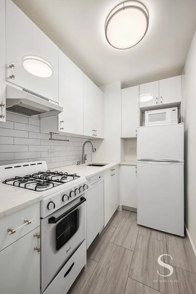 $550,000 | 301 East 62nd Street, Unit 5E | Lenox Hill