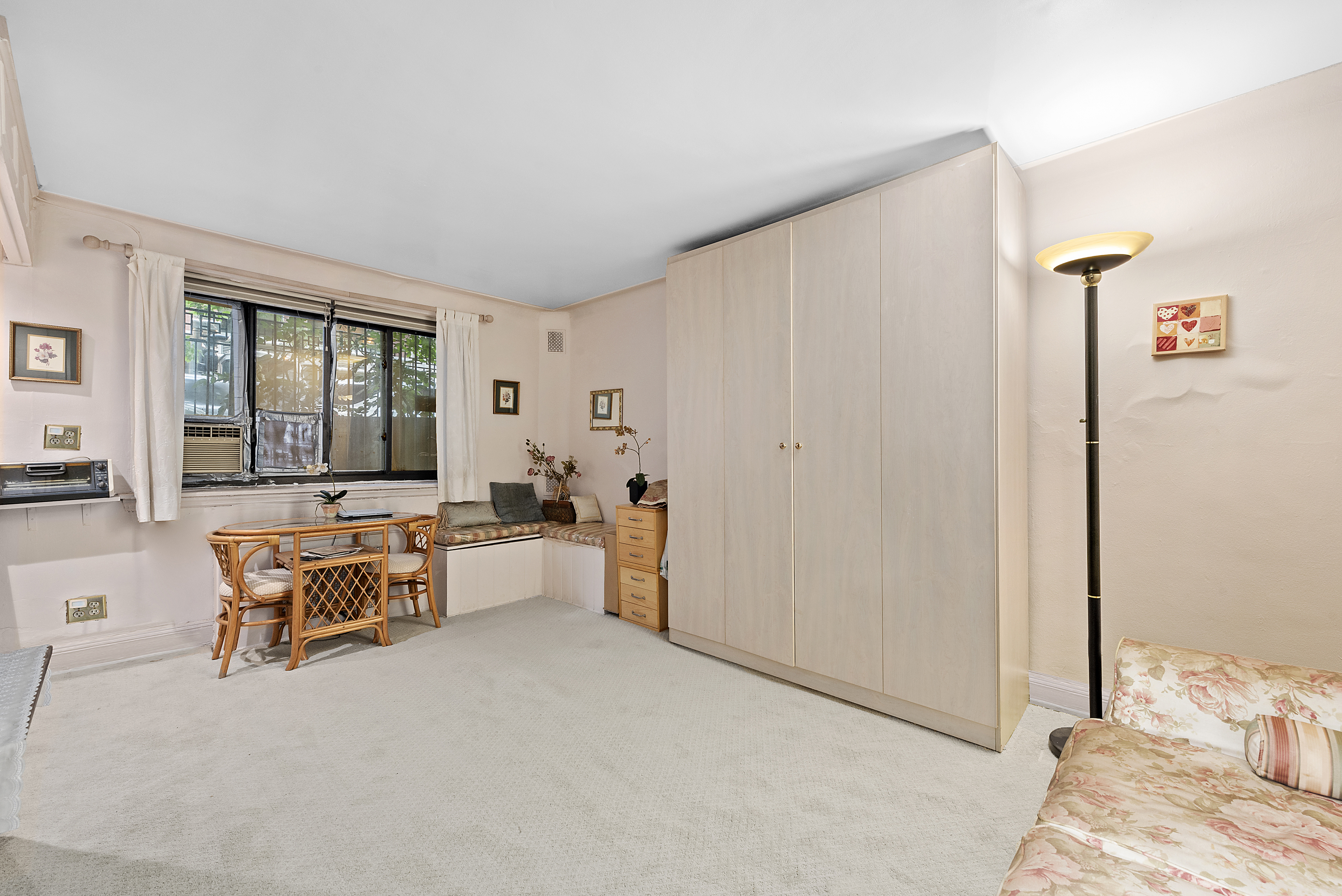 126 East 30th Street, Unit 1B Manhattan, NY 10016 - Photo 2 of 6