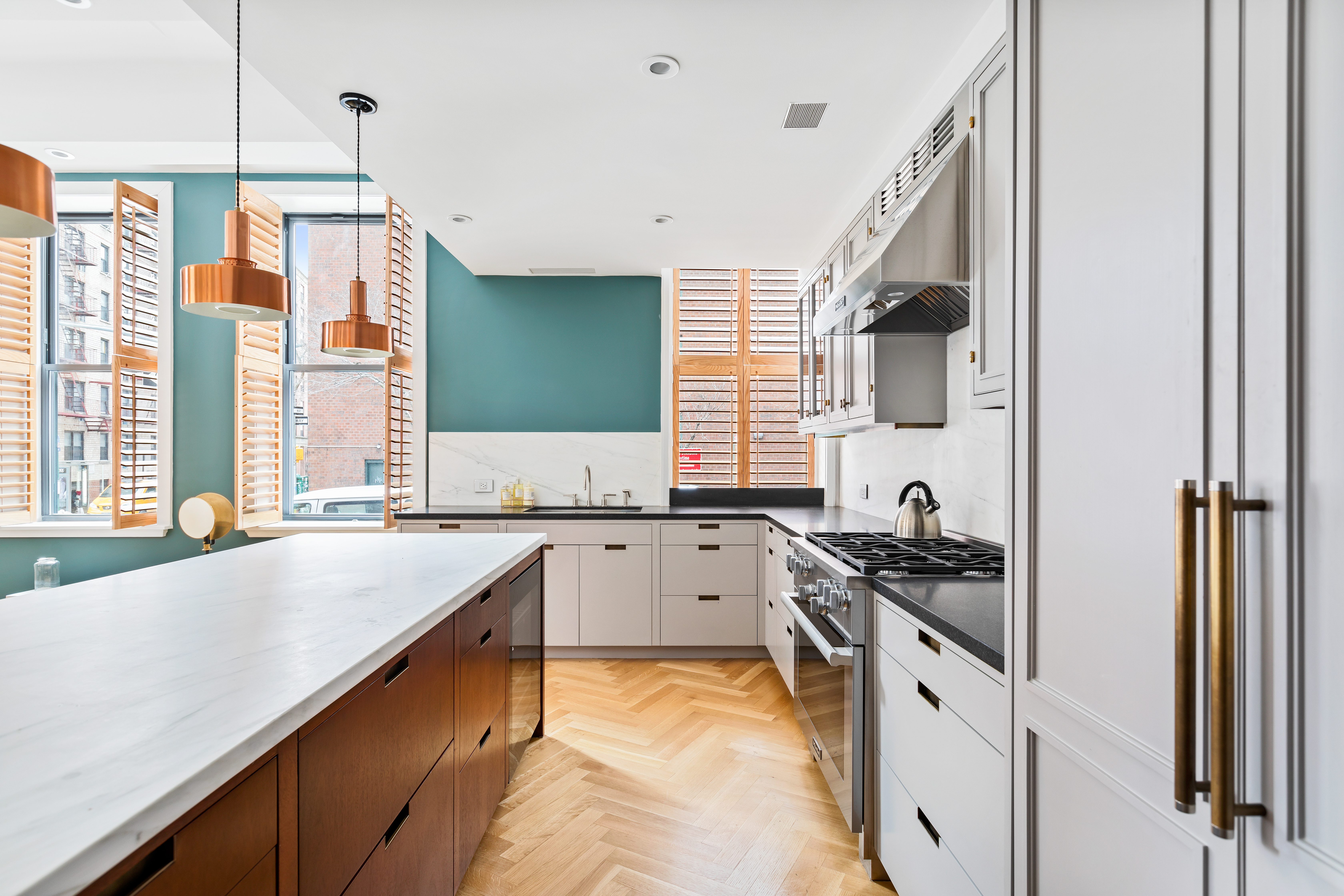 275 West 10th Street, Unit MAIS Manhattan, NY 10014 - Photo 6 of 23