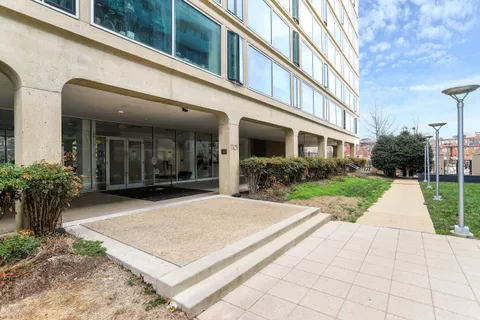 $399,900 | 1101 3rd Street Southwest, Unit 206, Washington, DC 20024