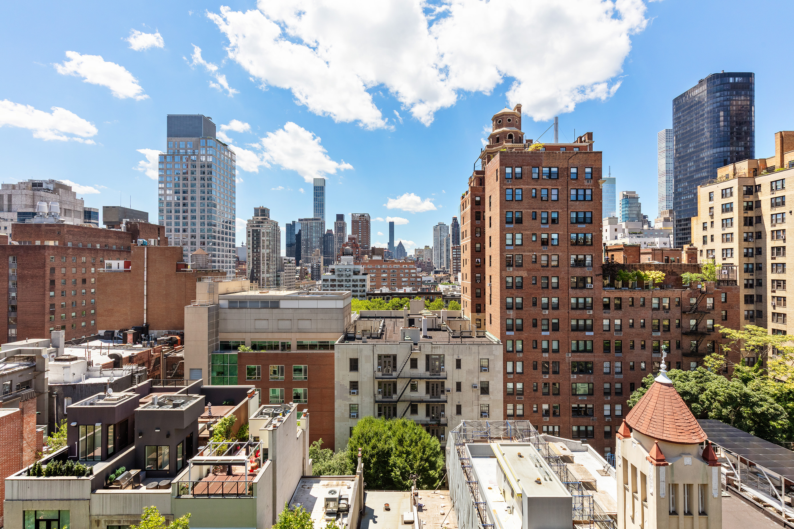 333 East 69th Street, Unit 12E Manhattan, NY 10021 - Photo 6 of 15 Gallery Image 6