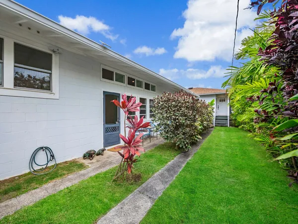 $3,395,000 | 244 Awakea Road, Kailua, HI 96734