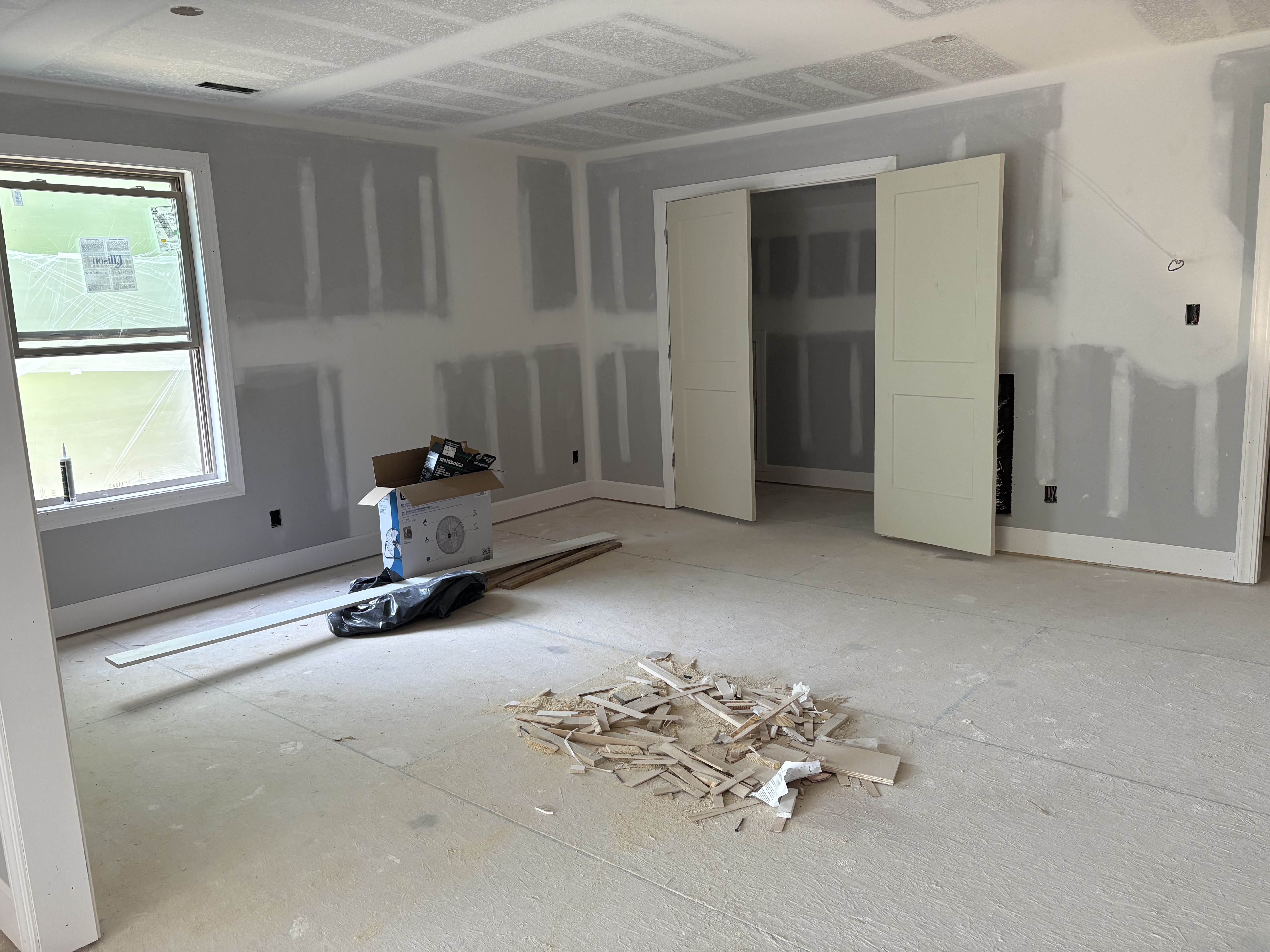 2949 Pace Road Clarksville, TN 37043 - Photo 15 of 18 an empty room with windows