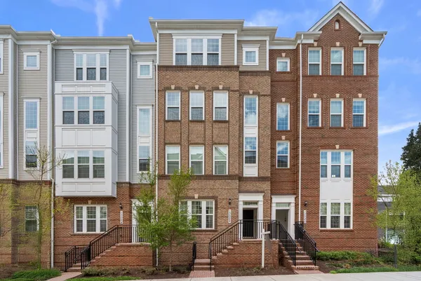 $475,000 | 13022 Martz Street, Unit J, Clarksburg, MD 20871
