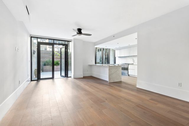 $2,950,000 | 429 Kent Avenue, Unit TH8 | Williamsburg