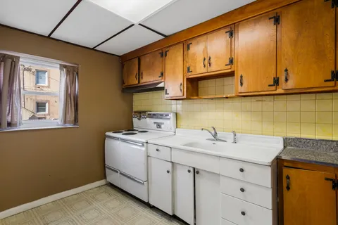 $285,000 | 2712 South Iseminger Street, Philadelphia, PA 19148