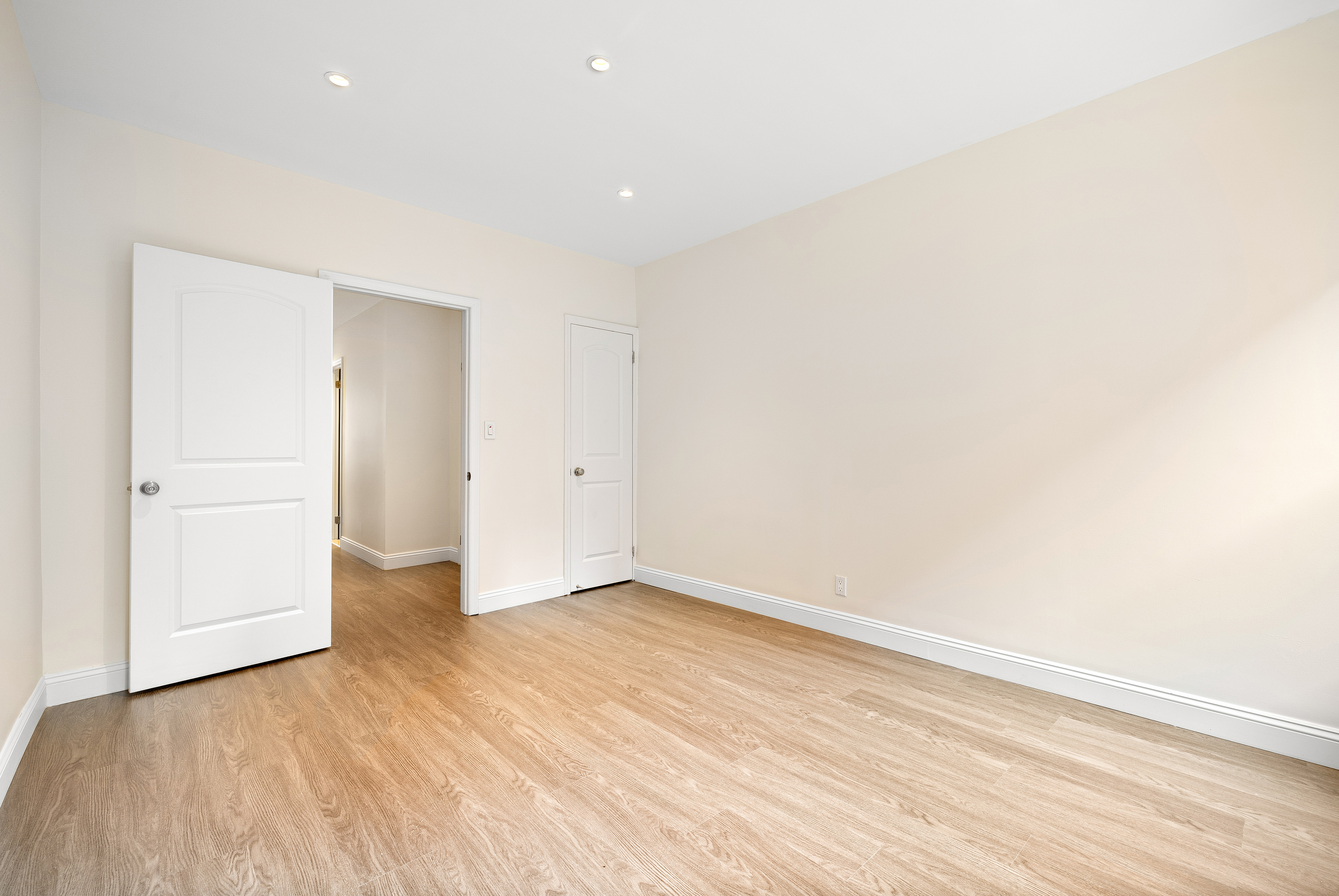 131 Eldridge Street, Unit 2B Manhattan, NY 10002 - Photo 3 of 9