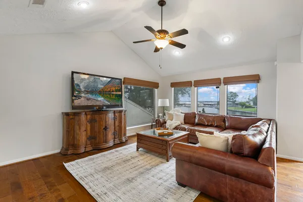 $449,000 | 3930 Knollcrest Drive, Montgomery, TX 77356