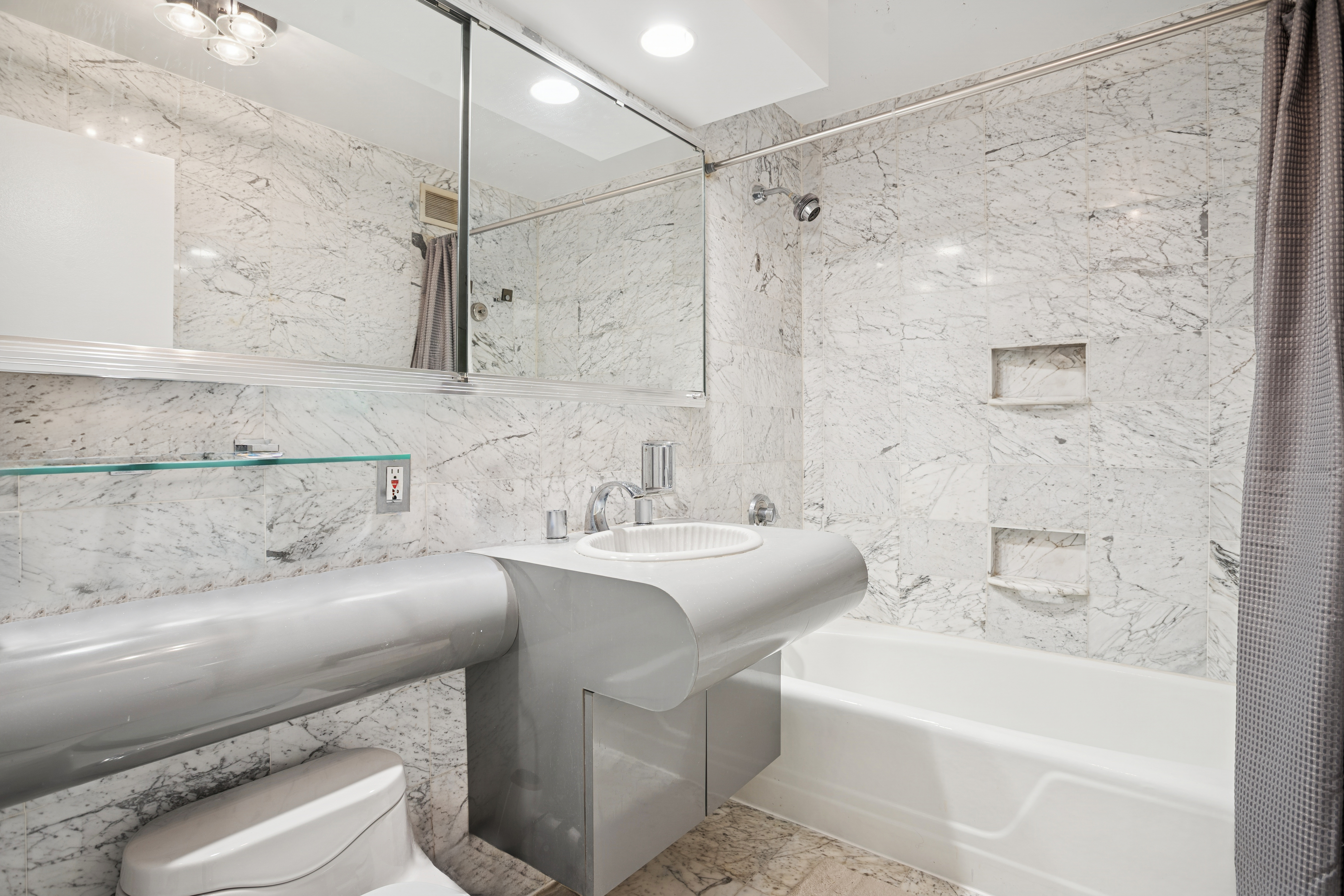 425 East 58th Street, Unit 18D Manhattan, NY 10022 - Photo 9 of 15