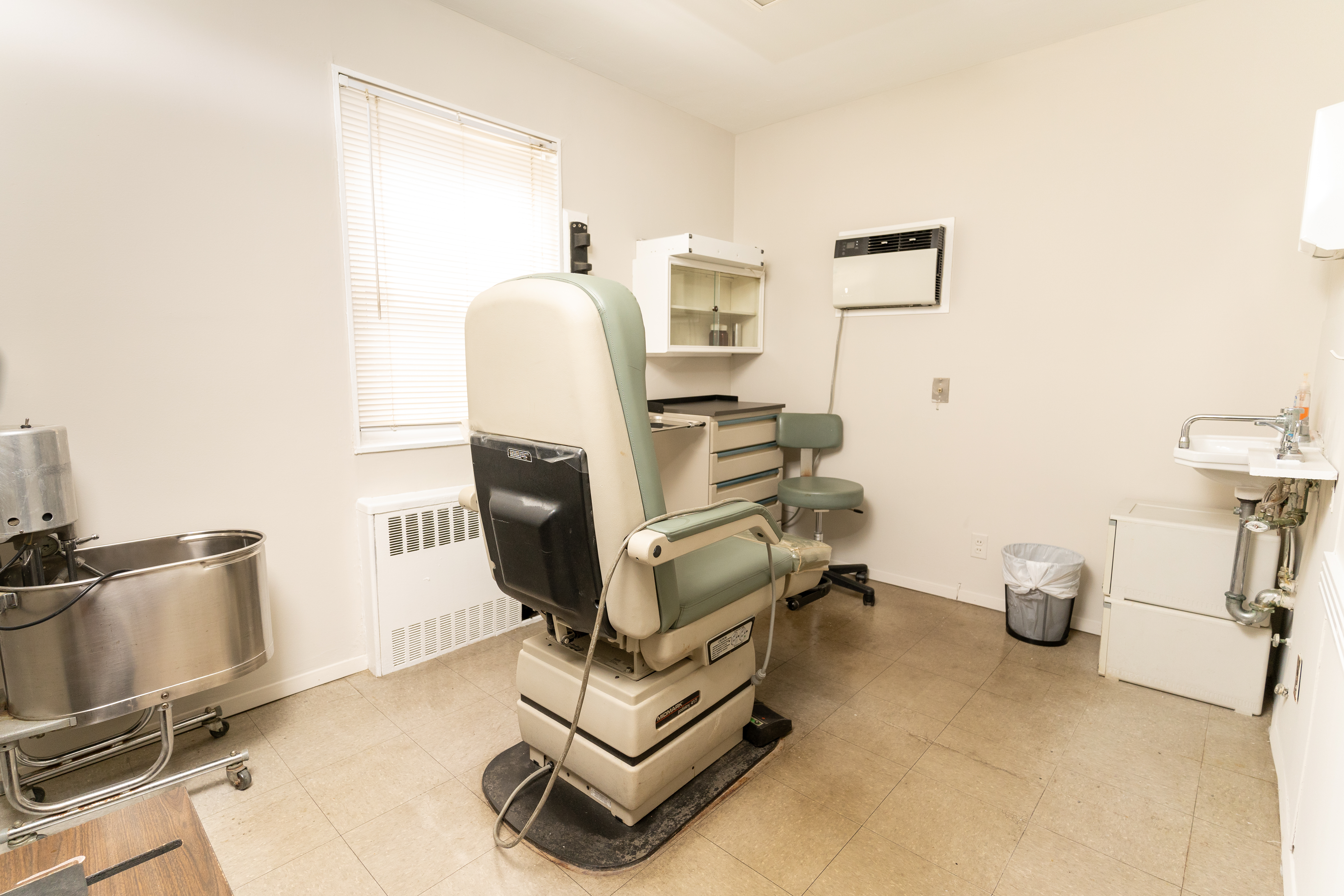 21409 73rd Avenue, Unit A Queens, NY 11364 - Photo 4 of 7