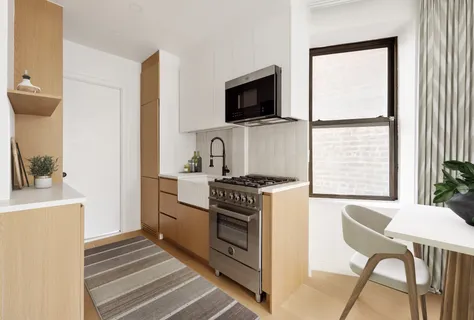 $799,000 | 41 Perry Street, Unit 4C | West Village