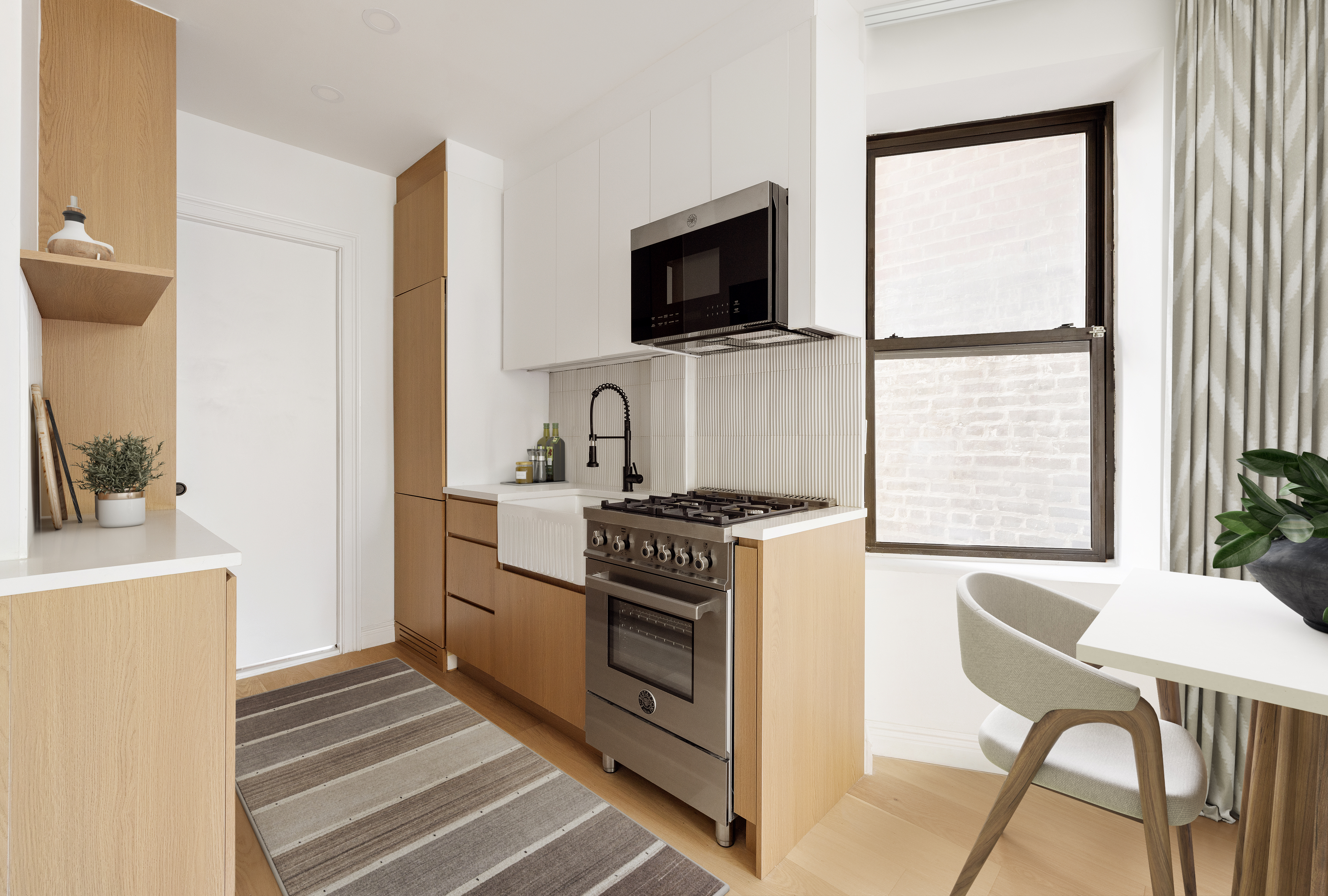 41 Perry Street, Unit 4C Manhattan, NY 10014 - Photo 3 of 7
