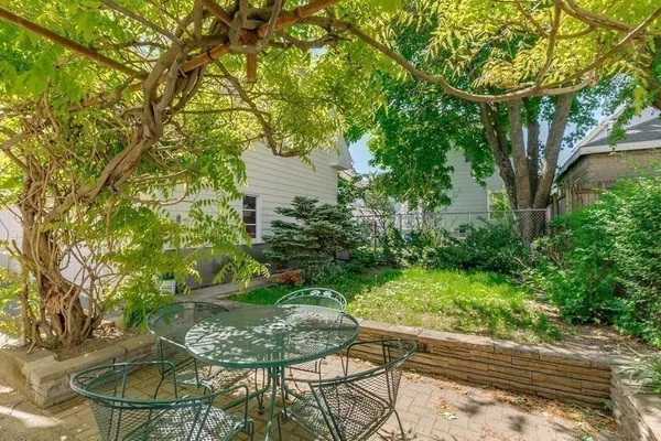$3,300 | 14 Evergreen Avenue, Unit 1, Somerville, MA 02145