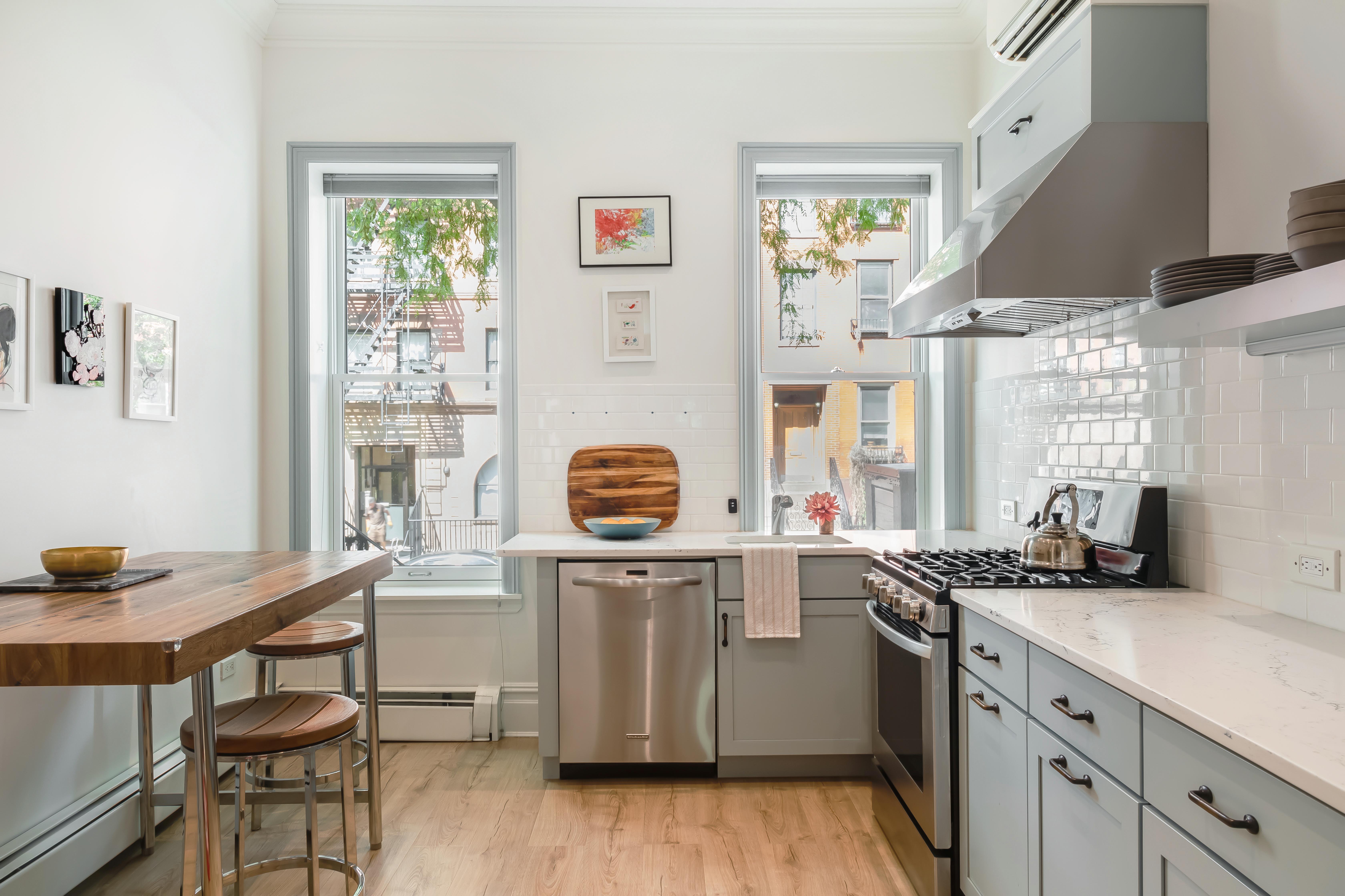 438 West 44th Street, Unit B Manhattan, NY 10036 - Photo 5 of 15