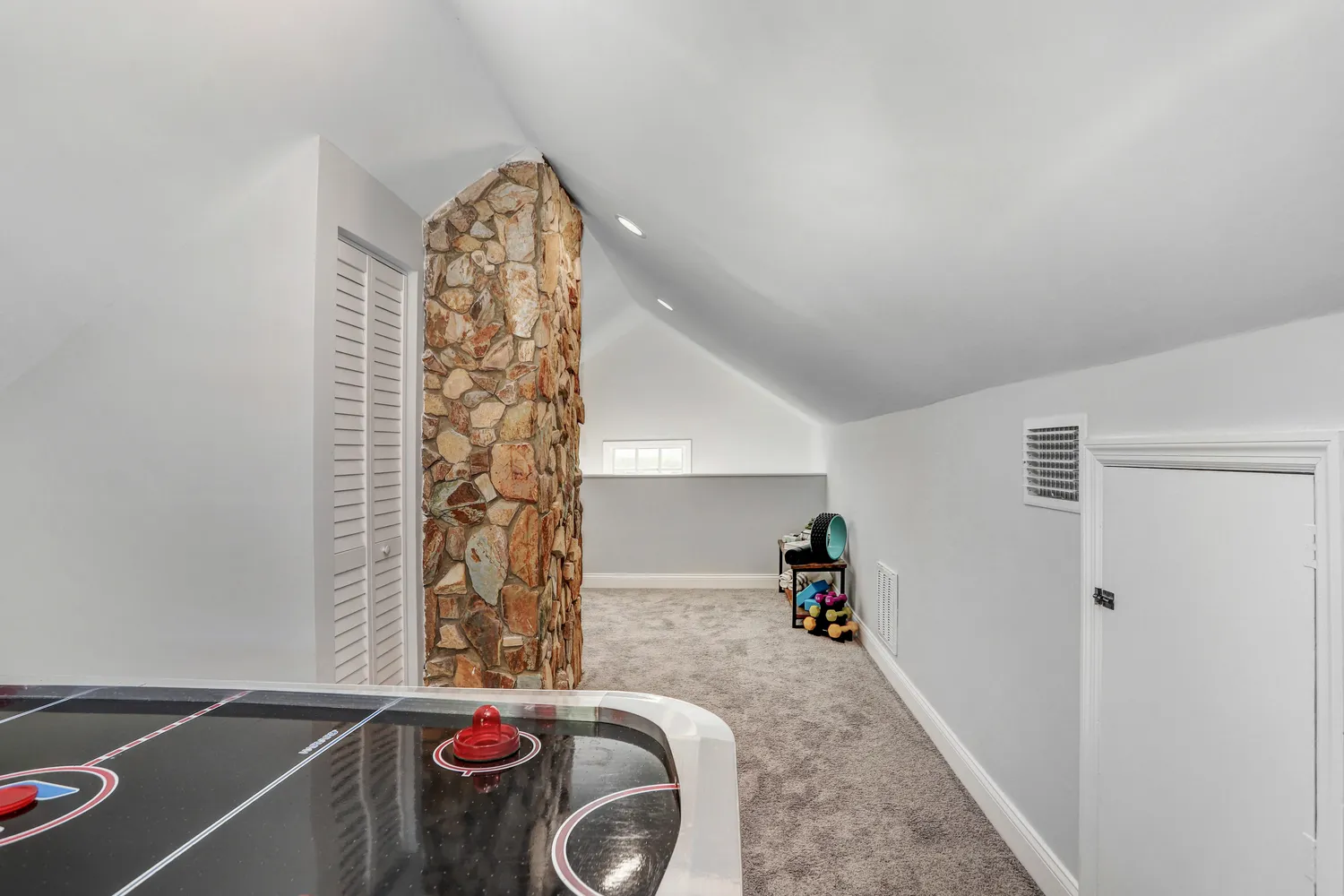 $670,000 | 1960 McKinley Street, Clearwater, FL 33765