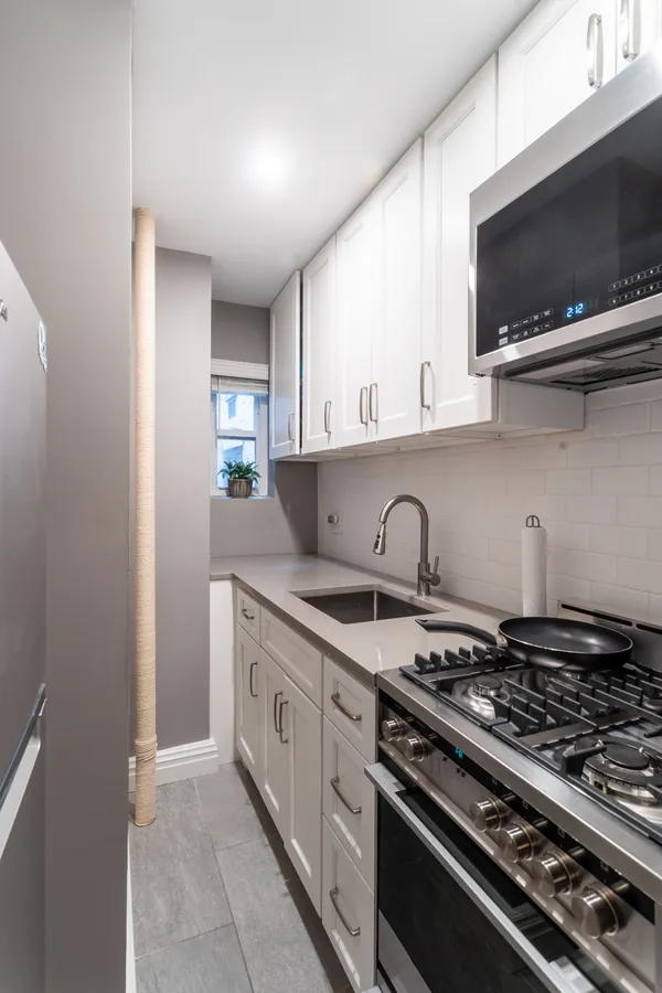 $3,500 | 235 West 102nd Street, Unit 3T | Upper West Side