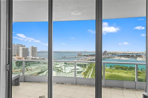 $1,975,000 | 900 Biscayne Boulevard, Unit 2506, Miami, FL 33132