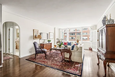 $625,000 | 175 East 62nd Street, Unit 14B | Lenox Hill