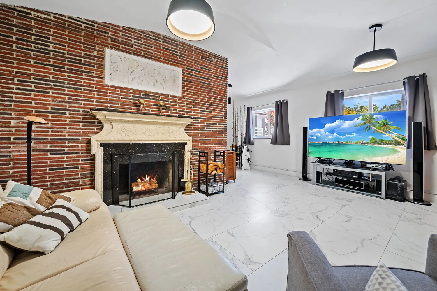 $2,595,000 | 218 Shore Drive South, Miami, FL 33133