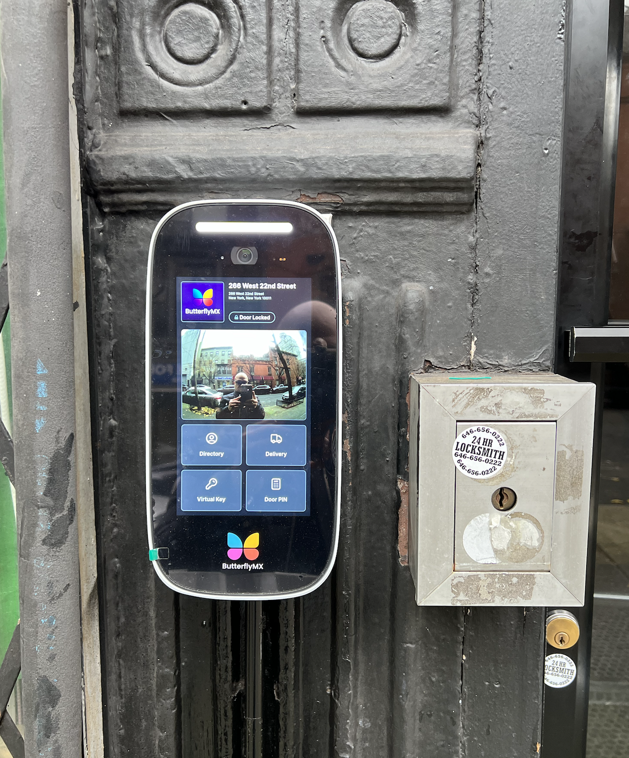266 West 22nd Street, Unit 2 Manhattan, NY 10011 - Photo 11 of 14 a car parked on the side of a building
