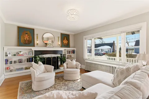 $775,000 | 5 Fenwick Street, Greenlawn, NY 11740