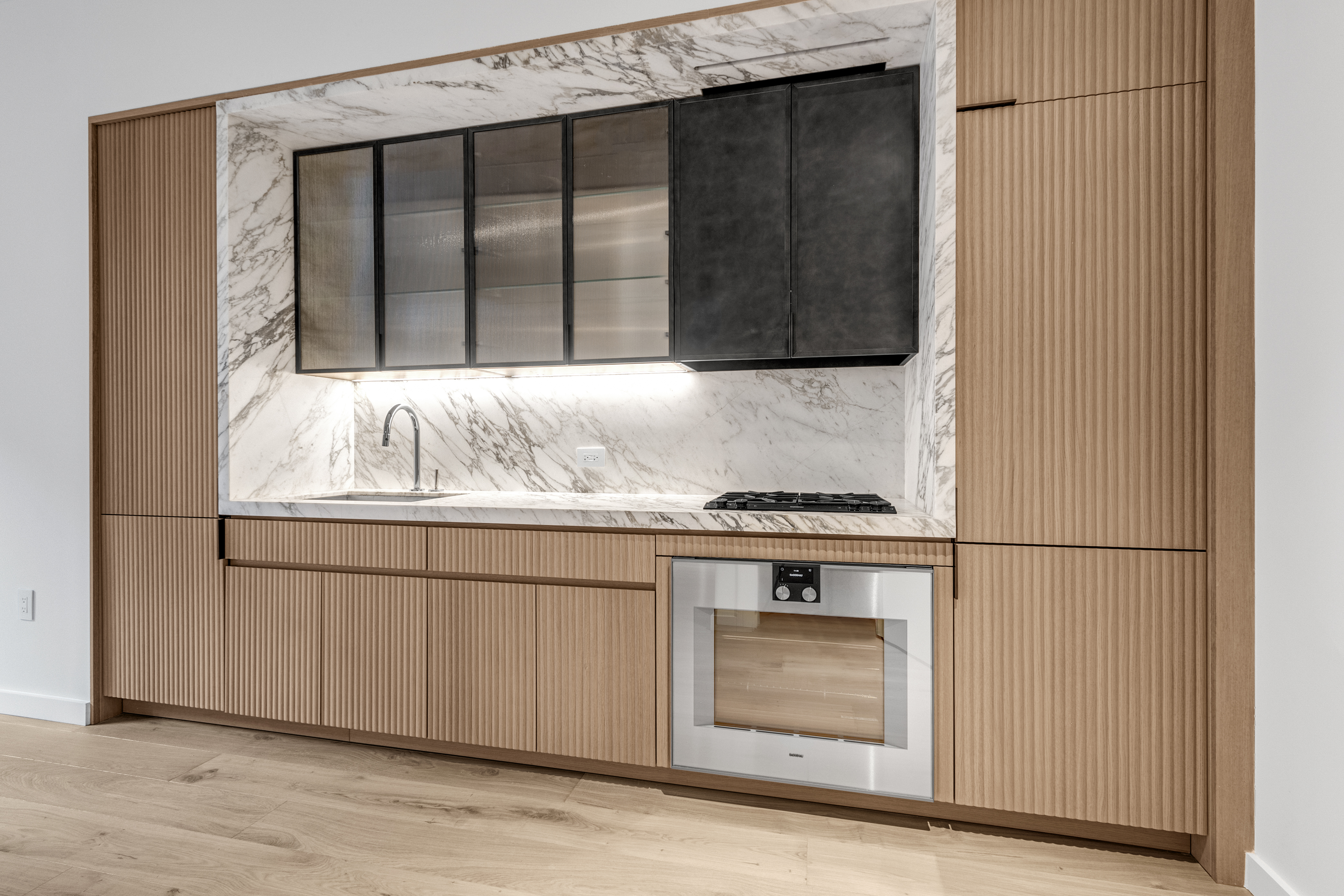 135 East 47th Street, Unit 16F Manhattan, NY 10017 - Photo 4 of 13