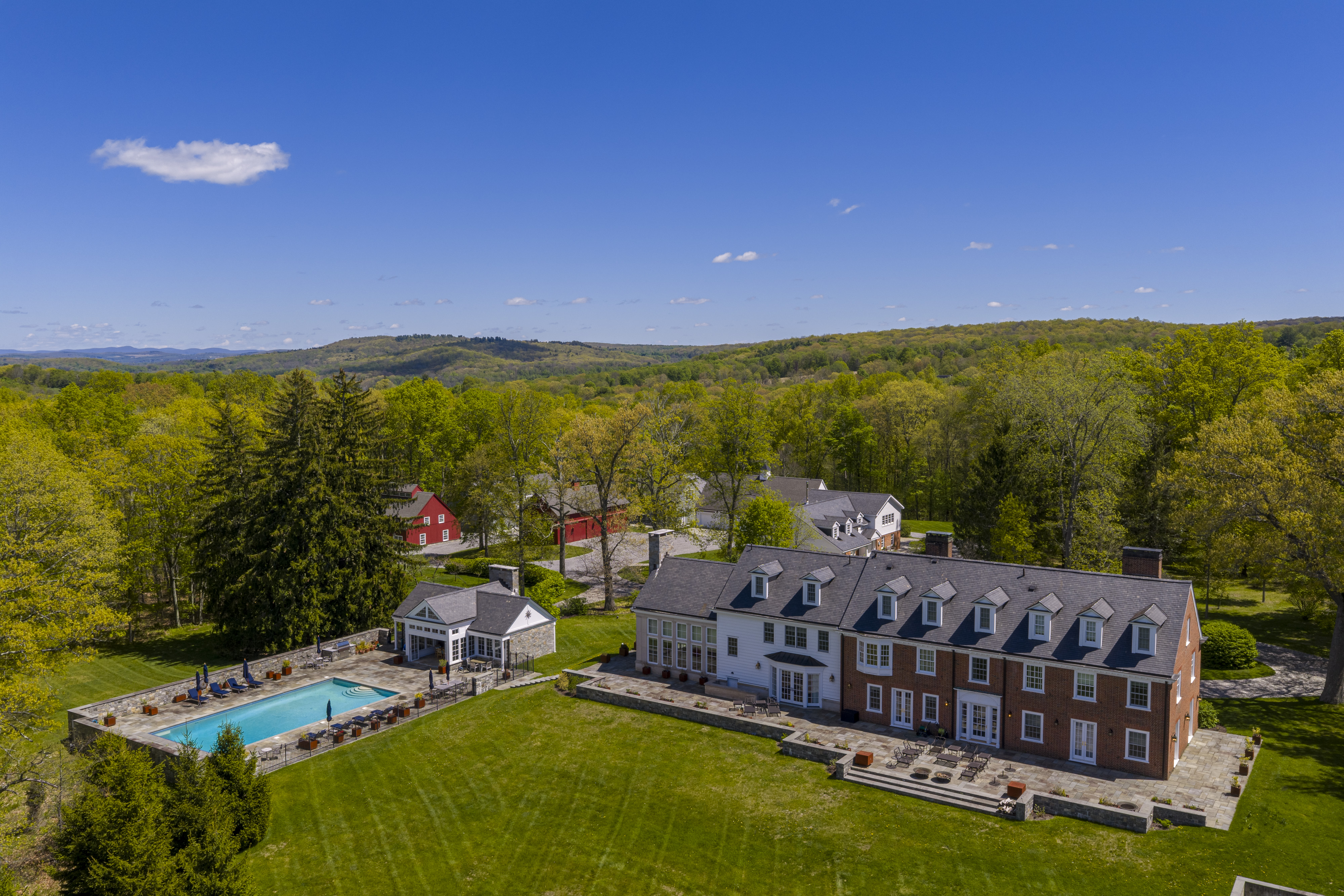 482 Overlook Road Millbrook, NY 12545 - Photo 3 of 26 Gallery Image 3