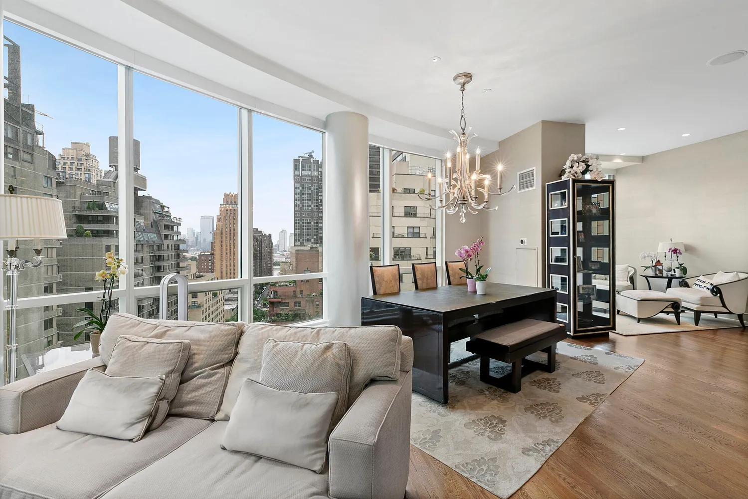 $2,995,000 | 250 East 49th Street, Unit 14CD | Midtown East