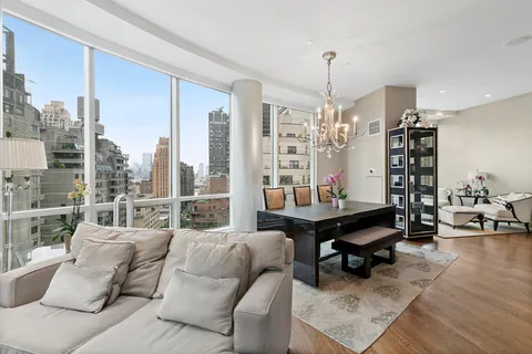 $2,995,000 | 250 East 49th Street, Unit 14CD | Midtown East