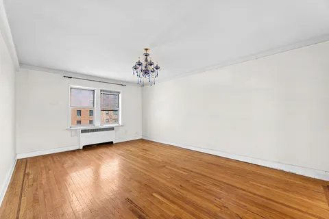 $180,000 | 5444 Arlington Avenue, Unit G51 | North Riverdale