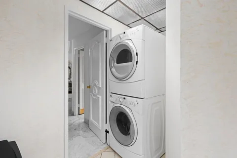 $1,199,000 | 4925 Collins Avenue, Unit 1A, Miami Beach, FL 33140