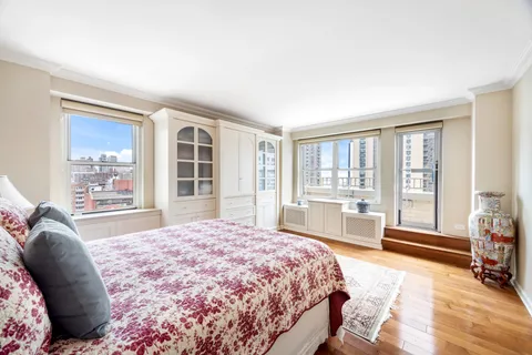 $1,500,000 | 399 East 72nd Street, Unit 15A | Lenox Hill
