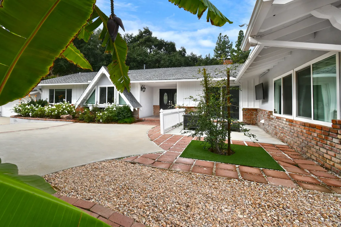 $2,599,000 | 4053 Harclare Lane, Encino, CA 91436